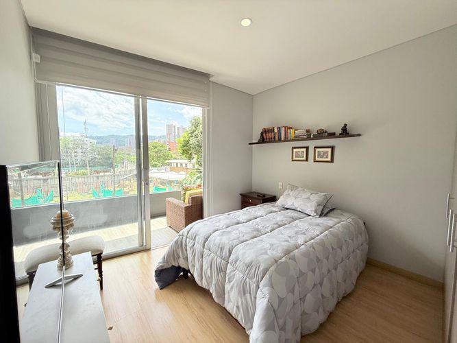 Apartamento de 2 alcobas en venta en El Poblado, Medellín, 113 m² · foto 9 de 12