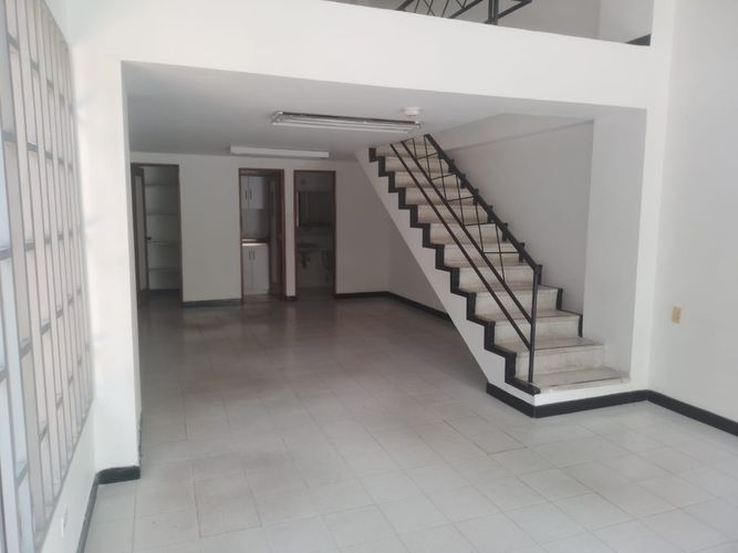 Local en arriendo en Laureles, Medellín, 90 m² · foto 2 de 15