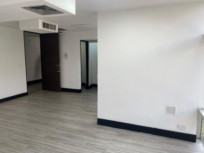 Local en arriendo en El Poblado, Medellín, 38 m² · foto 8 de 18