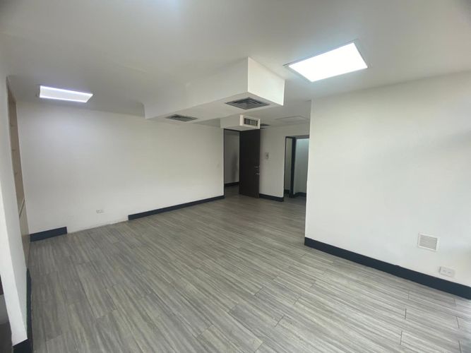 Local en arriendo en El Poblado, Medellín, 38 m² · foto 9 de 18