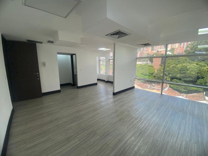 Local en arriendo en El Poblado, Medellín, 38 m² · foto 5 de 18
