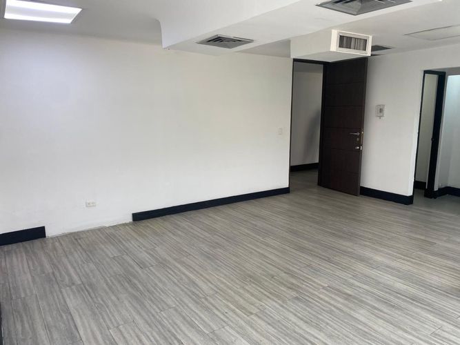 Local en arriendo en El Poblado, Medellín, 38 m² · foto 7 de 18