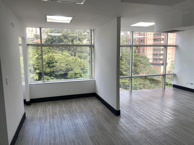 Local en arriendo en El Poblado, Medellín, 38 m² · foto 3 de 18