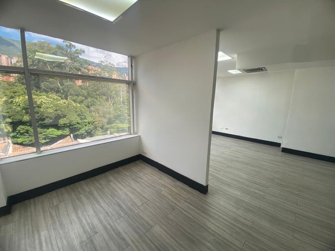 Local en arriendo en El Poblado, Medellín, 38 m² · foto 12 de 18