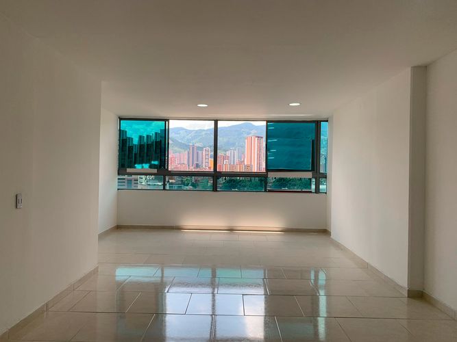 Oficina en venta en Aliadas Del Sur, Sabaneta, 36 m² · foto 2 de 6