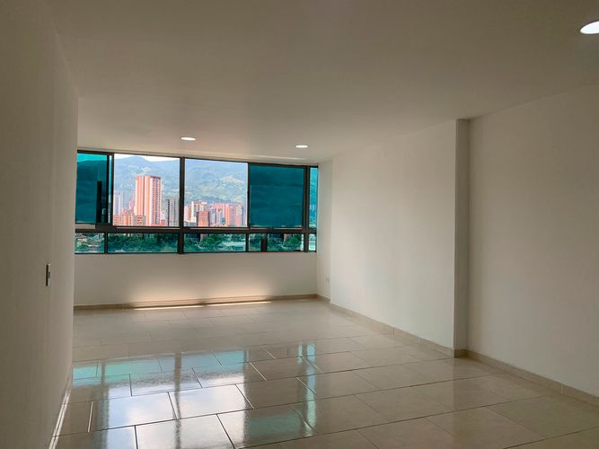 Oficina en venta en Aliadas Del Sur, Sabaneta, 36 m² · foto 4 de 6