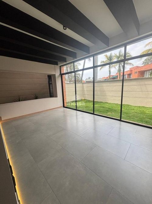 Casa de 3 alcobas en venta en Ciudad Jardin, Cali, 243 m² · foto 2 de 12