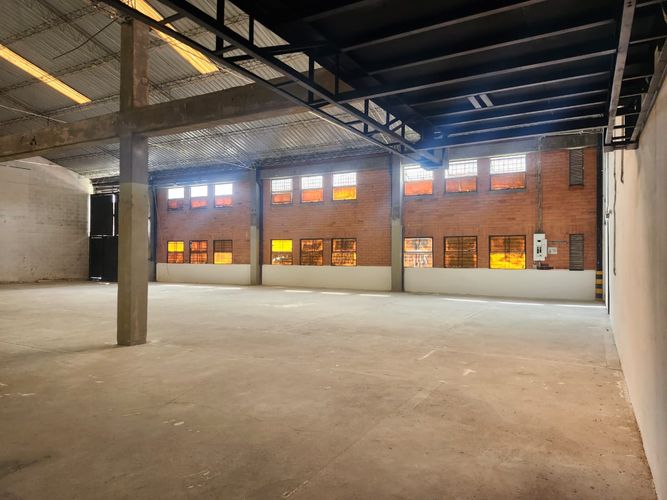 Bodega en arriendo en Guayabal, Medellín, 1160 m² · foto 7 de 17
