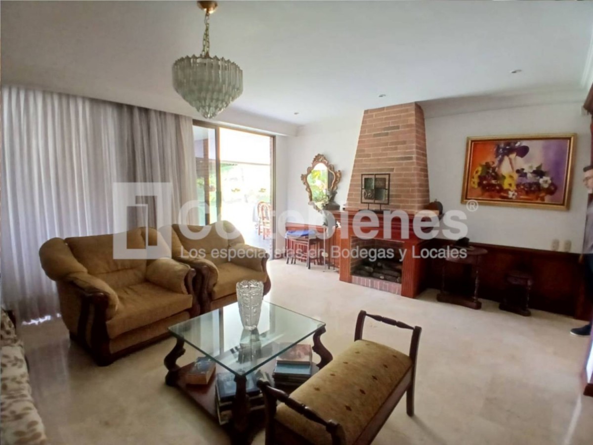 Casa en arriendo en El Poblado, Medellín · foto 5 de 24