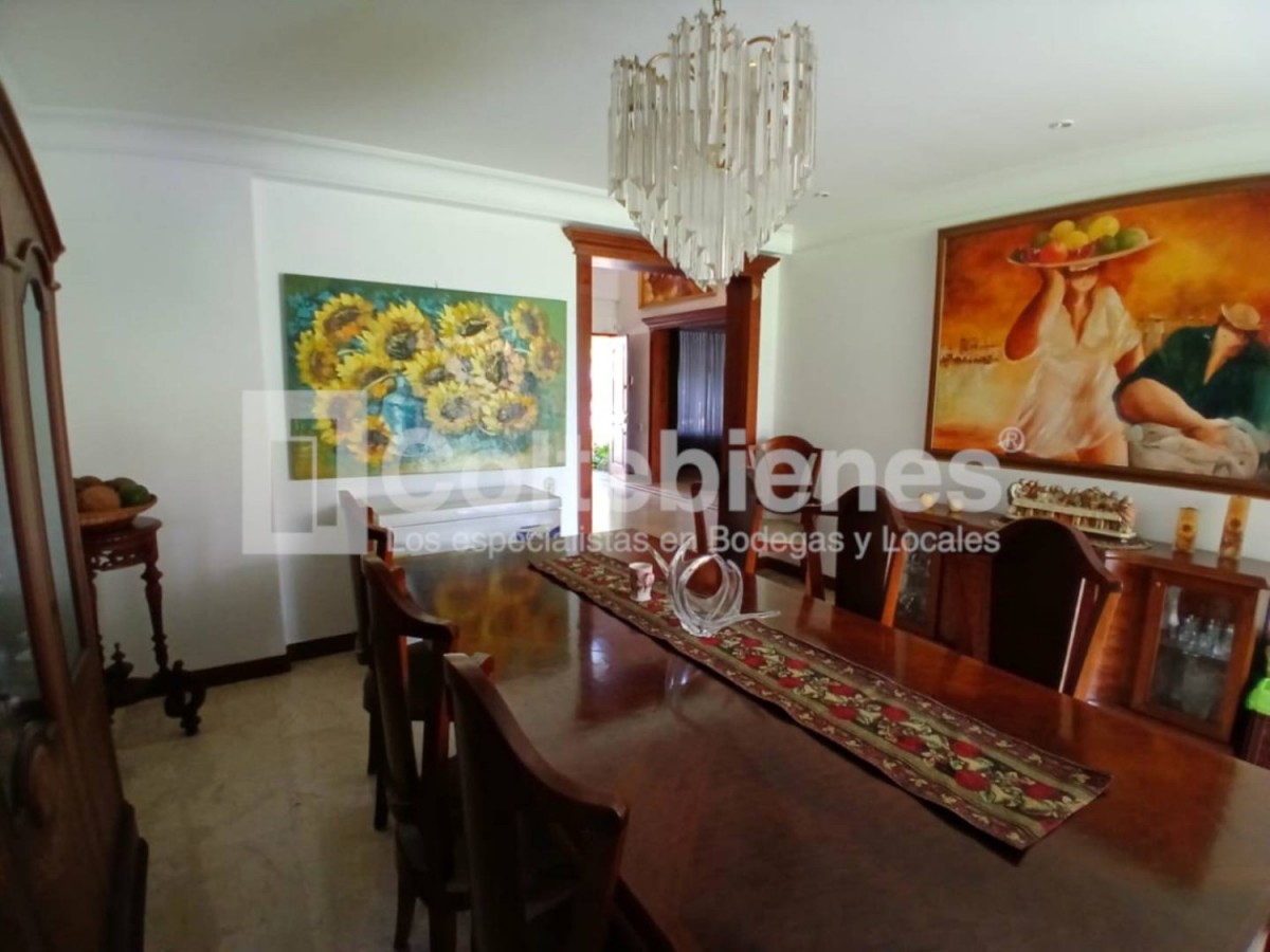 Casa en arriendo en El Poblado, Medellín · foto 7 de 24