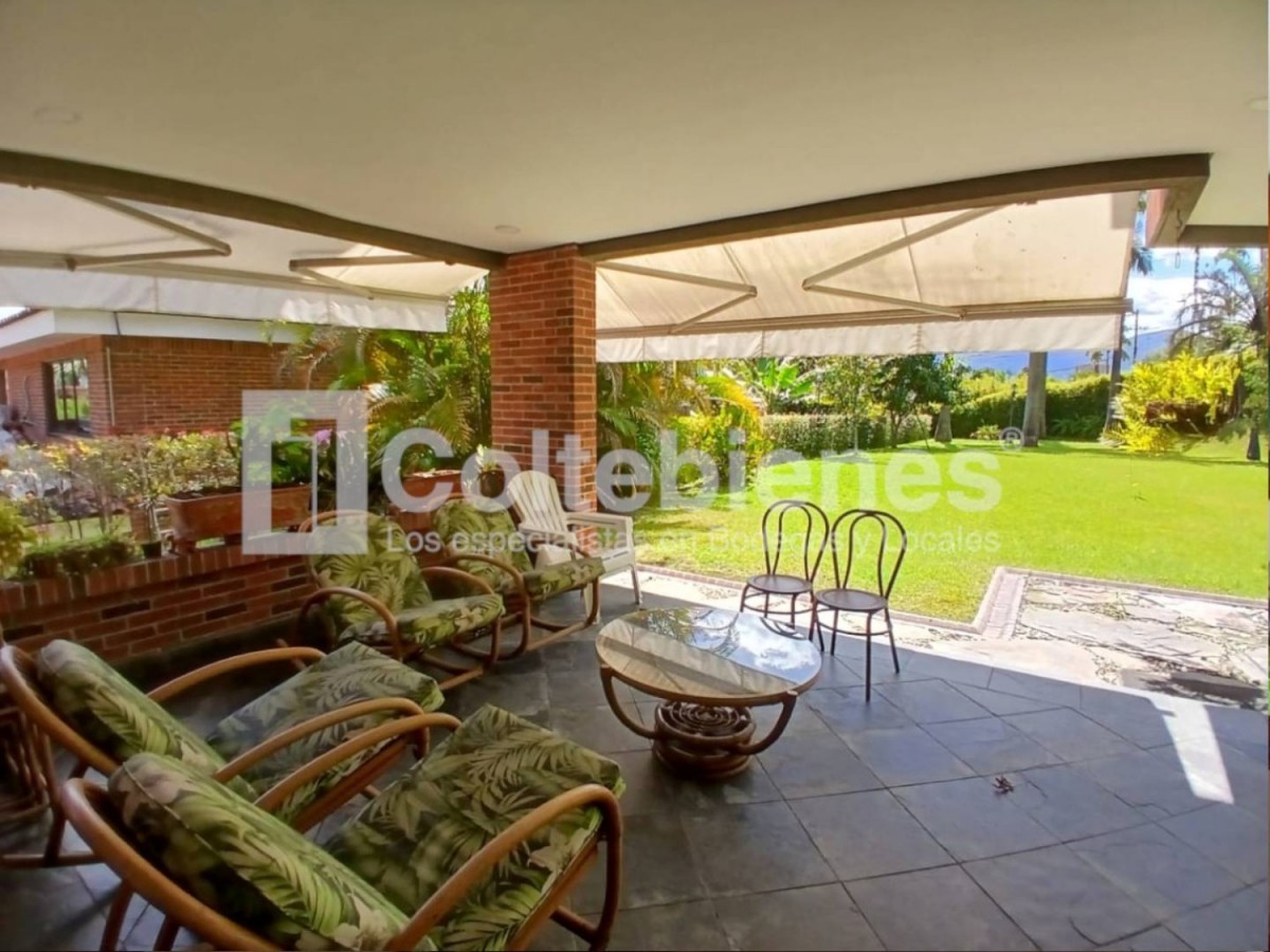 Casa en arriendo en El Poblado, Medellín · foto 9 de 24