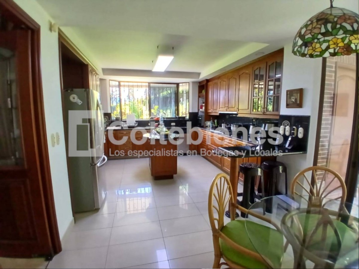 Casa en arriendo en El Poblado, Medellín · foto 14 de 24