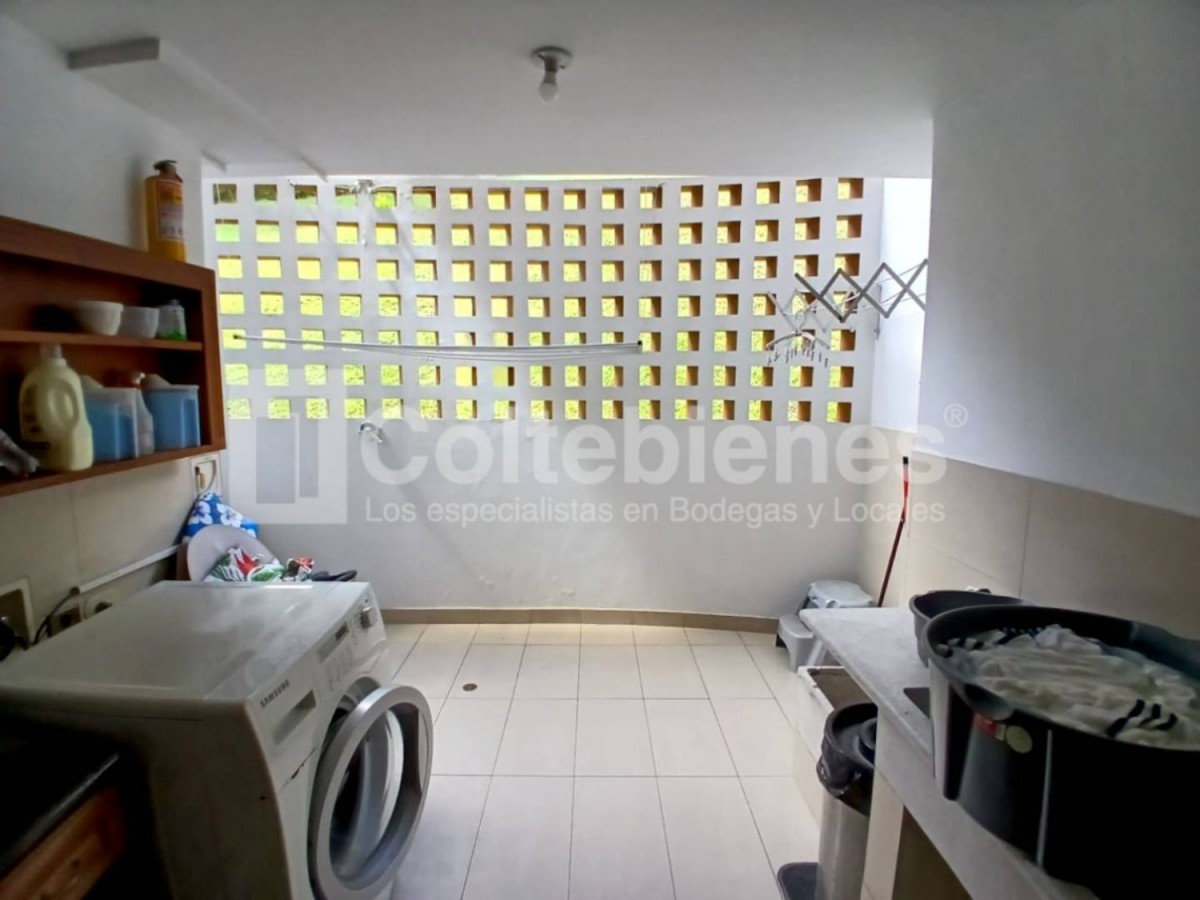 Casa en arriendo en El Poblado, Medellín · foto 16 de 24