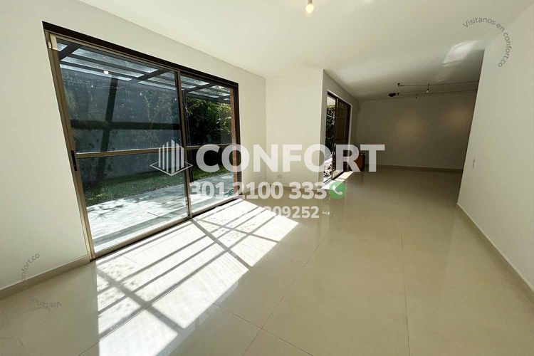 Casa de 3 alcobas en arriendo en Loma Benedictinos, Medellín, 452 m² · foto 8 de 24