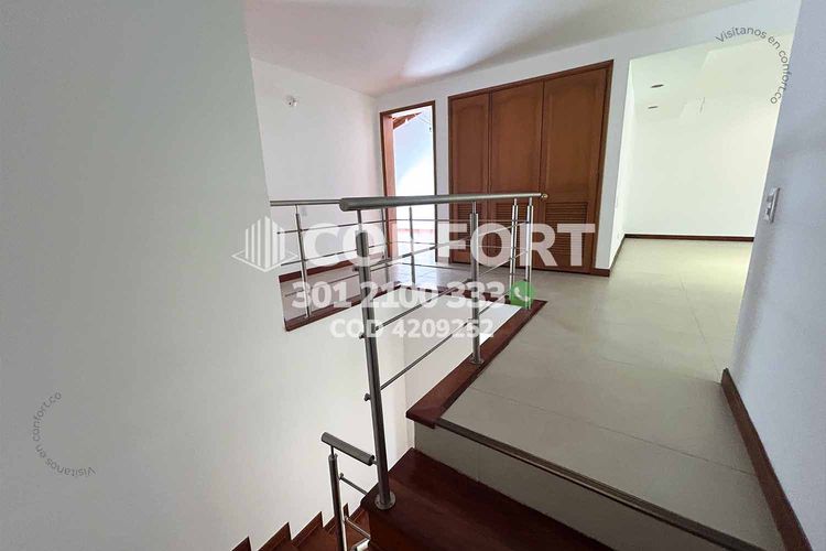 Casa de 3 alcobas en arriendo en Loma Benedictinos, Medellín, 452 m² · foto 10 de 24