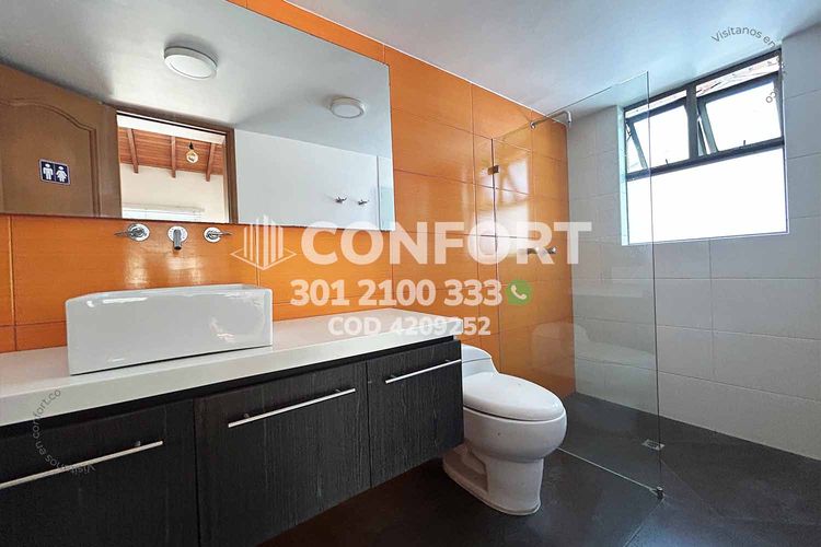 Casa de 3 alcobas en arriendo en Loma Benedictinos, Medellín, 452 m² · foto 20 de 24