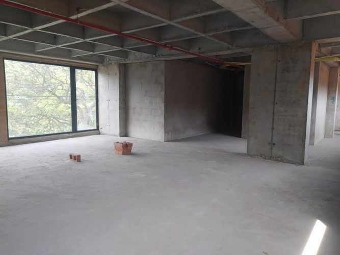 Oficina en arriendo en Los Colores, Medellín, 381 m² · foto 2 de 9