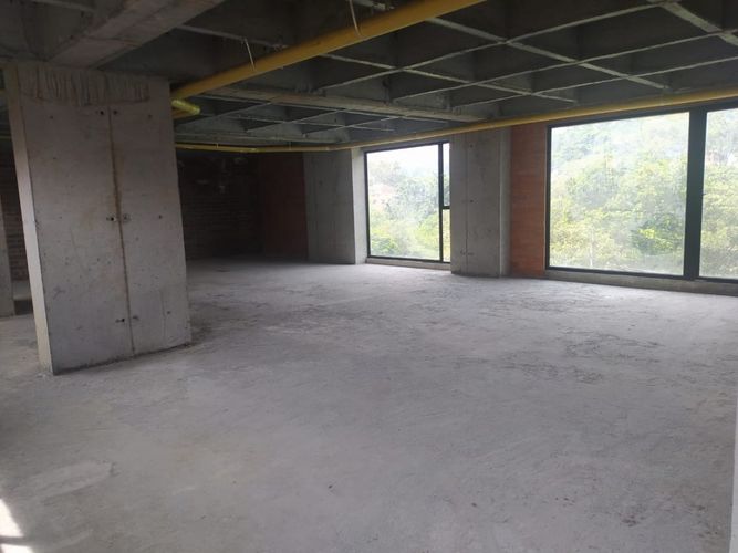 Oficina en arriendo en Los Colores, Medellín, 381 m² · foto 5 de 9
