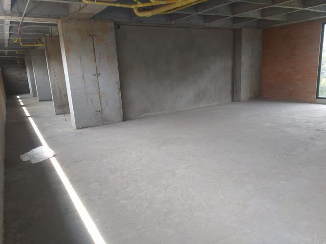 Oficina en arriendo en Los Colores, Medellín, 381 m² · foto 7 de 9