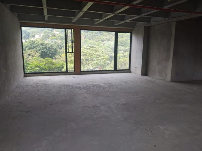 Oficina en arriendo en Los Colores, Medellín, 381 m² · foto 2 de 11