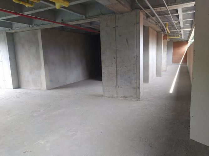 Oficina en arriendo en Los Colores, Medellín, 381 m² · foto 7 de 11