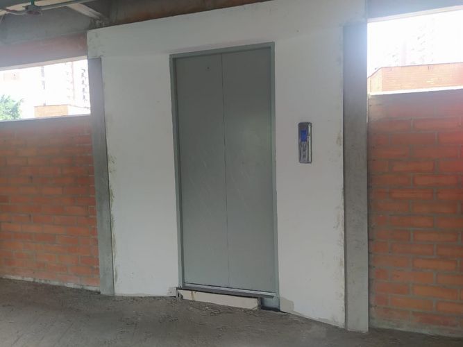 Oficina en arriendo en Los Colores, Medellín, 381 m² · foto 11 de 11