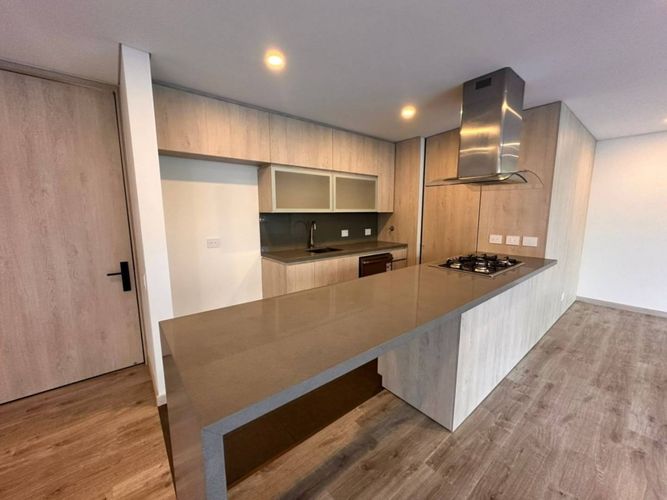 Apartamento de 2 alcobas en venta en El Poblado, Medellín, 104 m² · foto 2 de 11