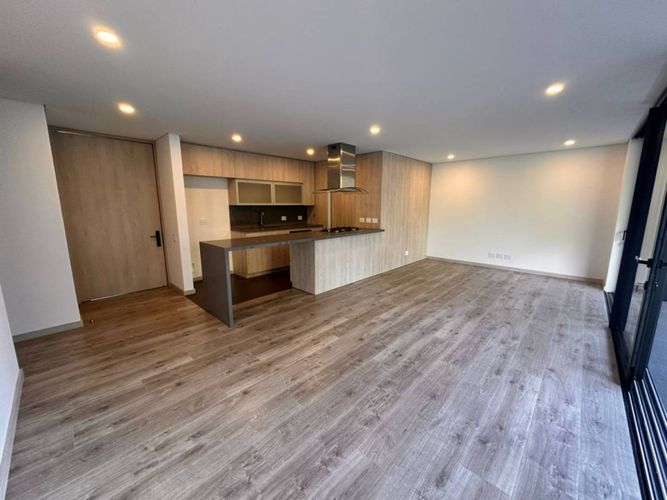 Apartamento de 2 alcobas en venta en El Poblado, Medellín, 104 m² · foto 3 de 11