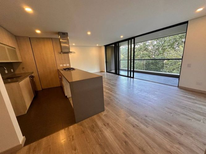 Apartamento de 2 alcobas en venta en El Poblado, Medellín, 104 m² · foto 5 de 11