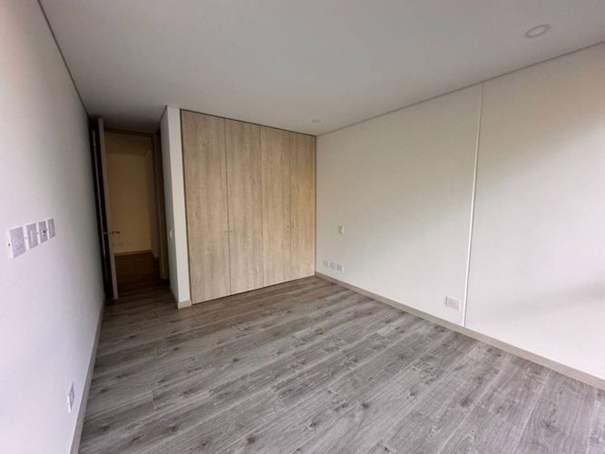 Apartamento de 2 alcobas en venta en El Poblado, Medellín, 104 m² · foto 10 de 11