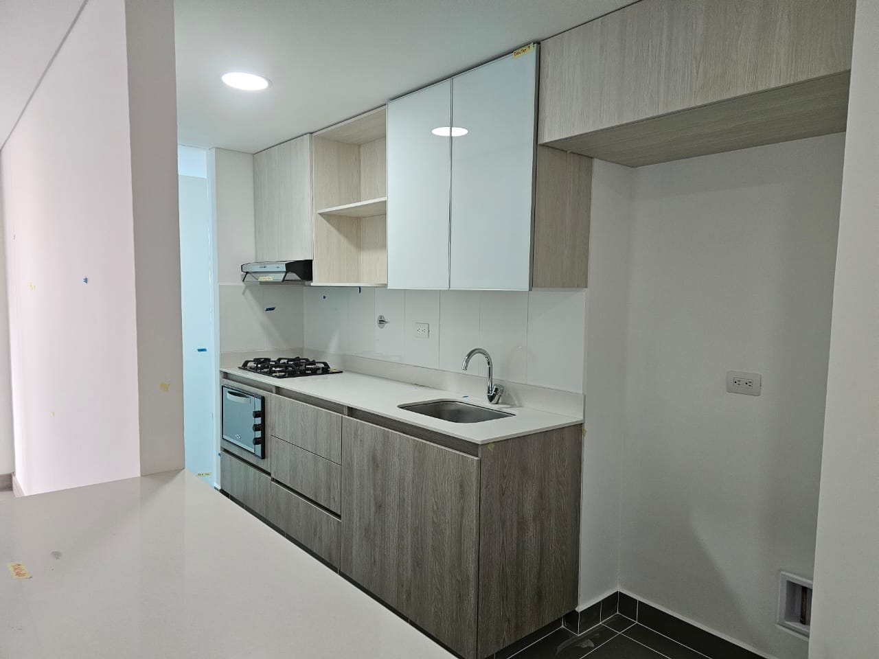Apartamento en venta en El Poblado, Envigado · foto 5 de 14