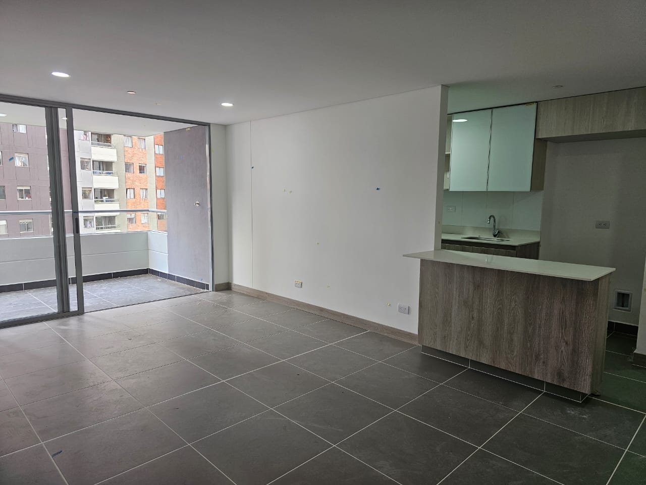 Apartamento en venta en El Poblado, Envigado · foto 2 de 14