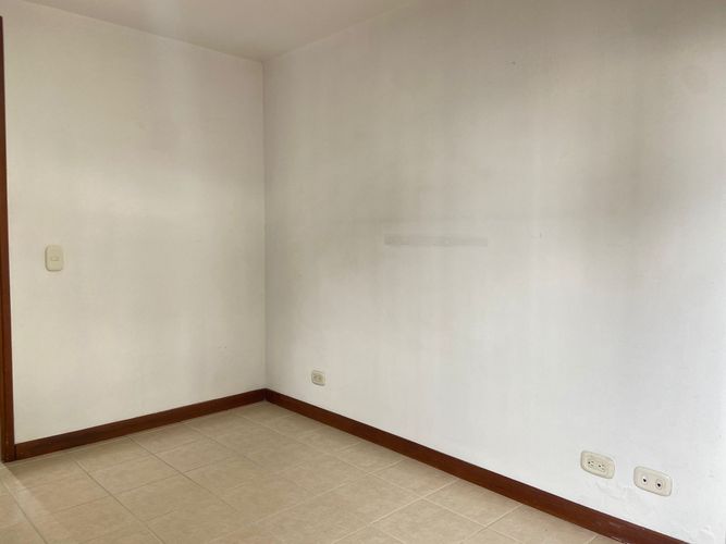 Apartamento de 3 alcobas en venta en San Jose, Sabaneta, 83 m² · foto 13 de 17
