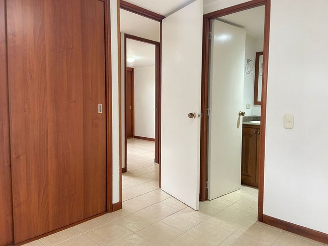 Apartamento de 3 alcobas en venta en San Jose, Sabaneta, 83 m² · foto 6 de 17