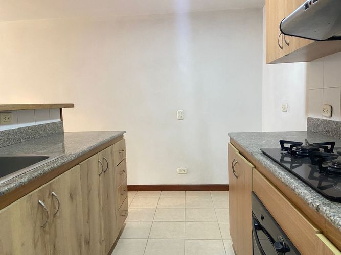 Apartamento de 3 alcobas en venta en San Jose, Sabaneta, 83 m² · foto 5 de 17