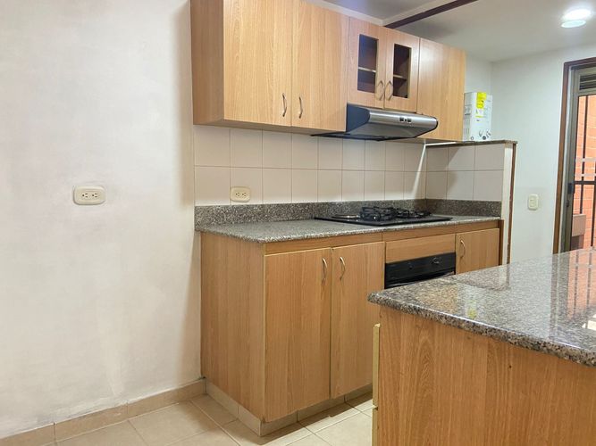 Apartamento de 3 alcobas en venta en San Jose, Sabaneta, 83 m² · foto 4 de 17