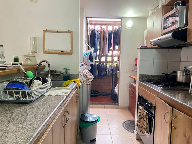 Apartamento de 3 alcobas en venta en San Jose, Sabaneta, 70 m² · foto 8 de 20