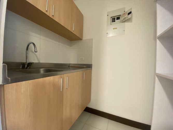 Oficina en arriendo en El Poblado, Medellín, 38 m² · foto 2 de 9
