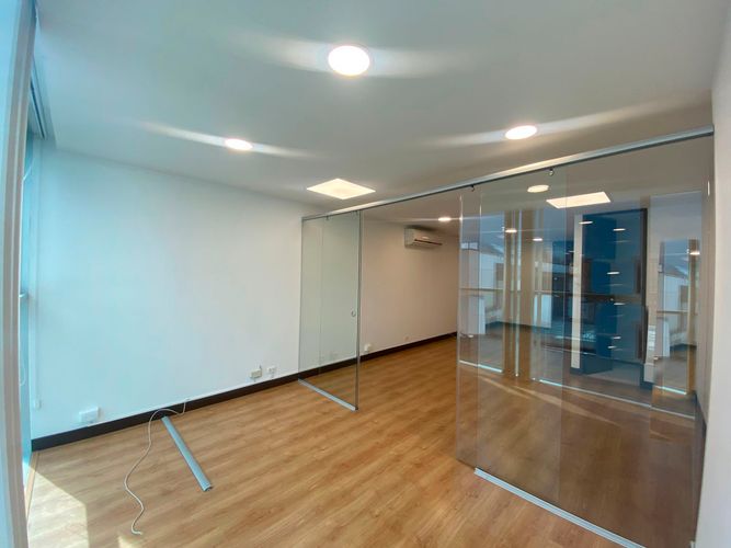 Oficina en arriendo en El Poblado, Medellín, 38 m² · foto 5 de 9