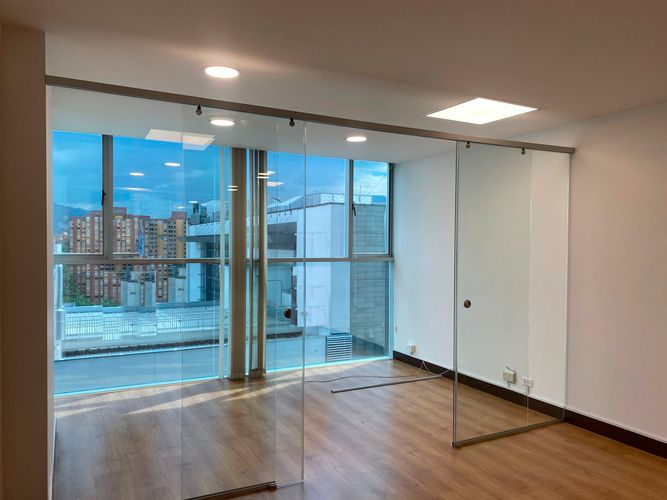 Oficina en arriendo en El Poblado, Medellín, 38 m² · foto 6 de 9