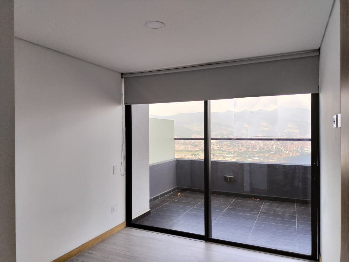 Apartamento en arriendo en El Poblado, Medellín · foto 2 de 19