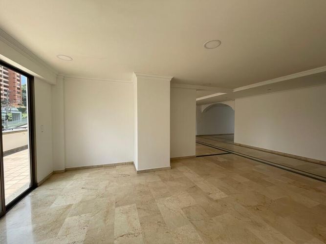 Apartamento de 3 alcobas en venta en Alejandría, Medellín, 250 m² · foto 2 de 24