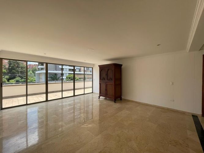 Apartamento de 3 alcobas en venta en Alejandría, Medellín, 250 m² · foto 3 de 24