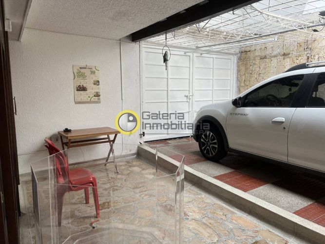 Casa de 4 alcobas en venta en La Floresta, Bucaramanga, 500 m² · foto 3 de 24