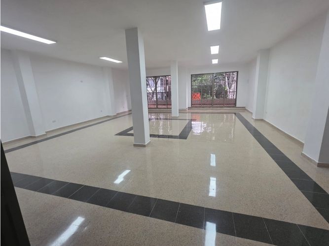 Oficina en arriendo en Suramericana, Medellín, 180 m² · foto 3 de 15