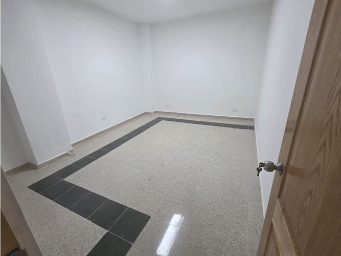 Oficina en arriendo en Suramericana, Medellín, 180 m² · foto 6 de 15