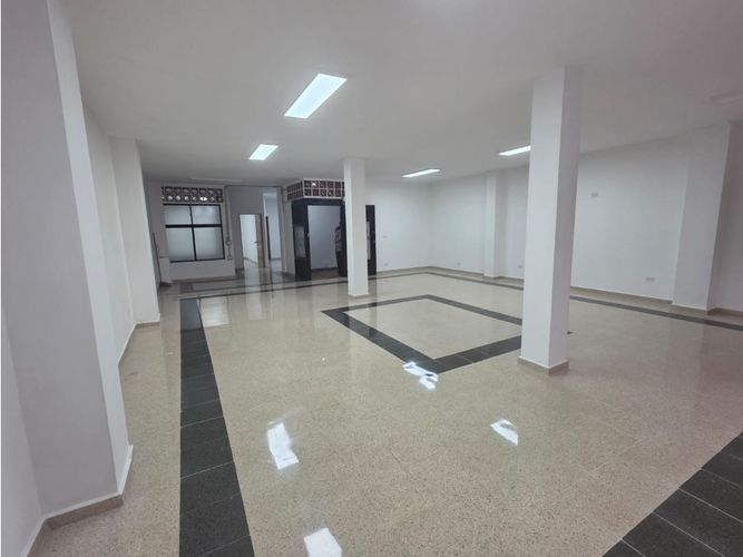 Oficina en arriendo en Suramericana, Medellín, 180 m² · foto 14 de 15