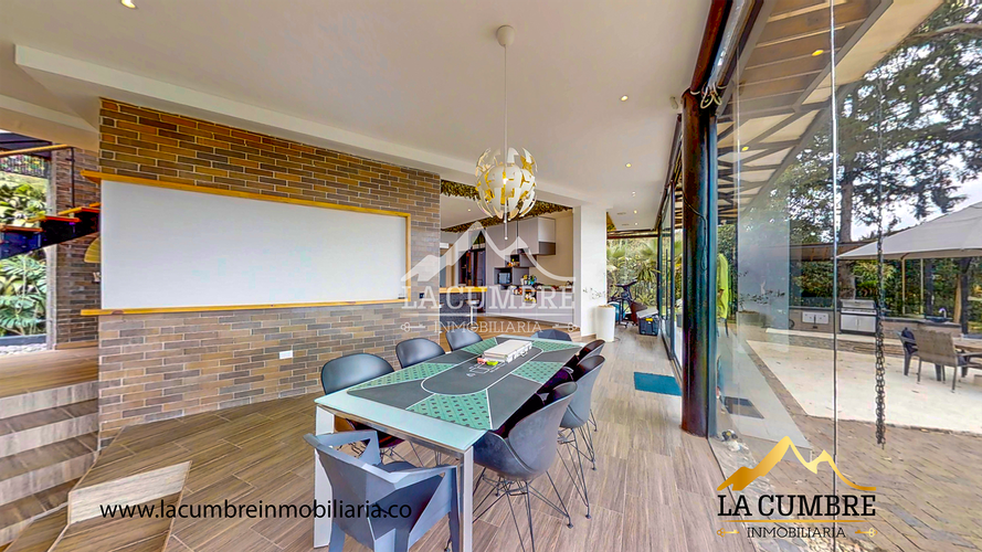 Casa de 3 alcobas en venta en Vía Las Palmas, Medellín, 412 m² · foto 8 de 24