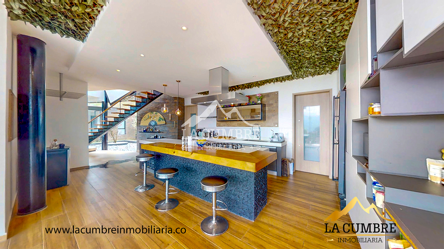 Casa de 3 alcobas en venta en Vía Las Palmas, Medellín, 412 m² · foto 9 de 24