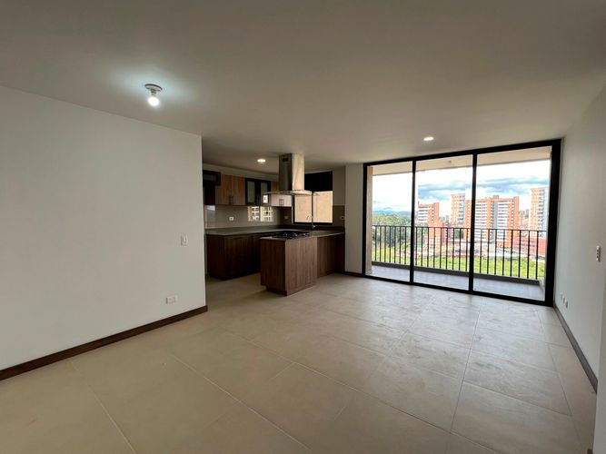 Apartamento de 3 alcobas en arriendo en Chipre, Rionegro, 80 m² · foto 2 de 12